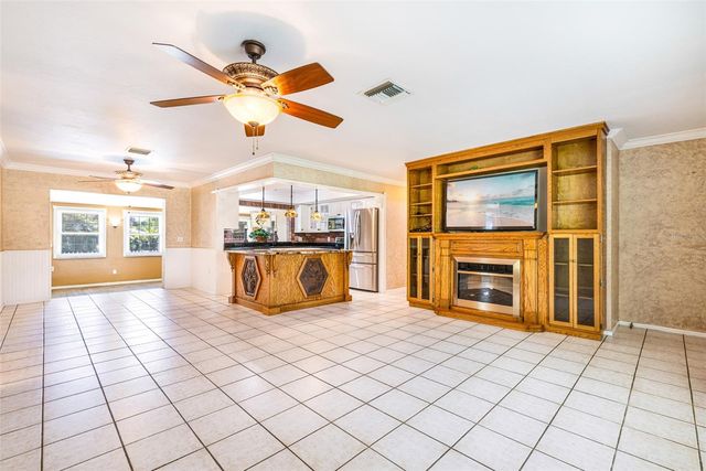17371 WILLIAMSBURG DRIVE, North Fort Myers, FL 33917
