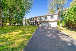11 Parents Way, Bloomfield, CT 06002