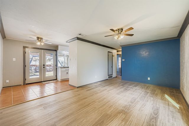 7407 Gayglen Drive, Dallas, TX 75217