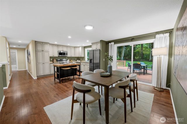 13415 NE 119th Way, Redmond, WA 98052