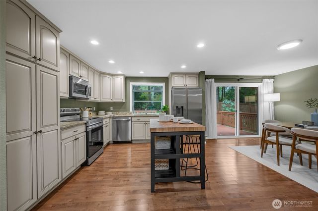 13415 NE 119th Way, Redmond, WA 98052