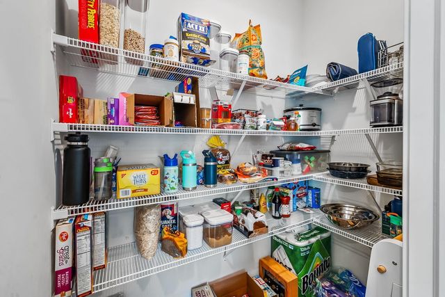 888 Sunny Vale Drive, Delaware, OH 43015