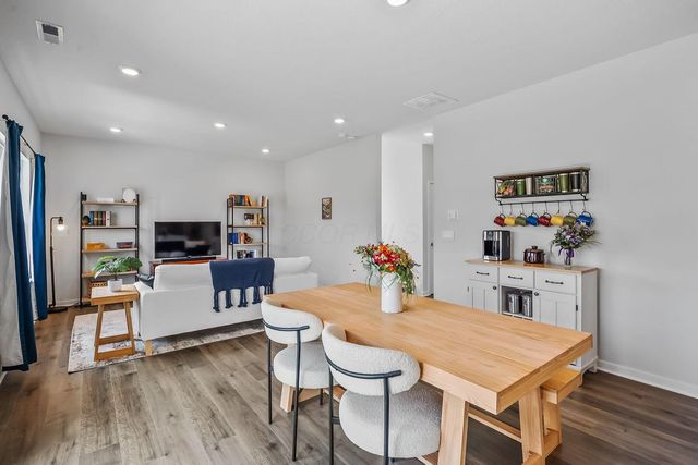 888 Sunny Vale Drive, Delaware, OH 43015