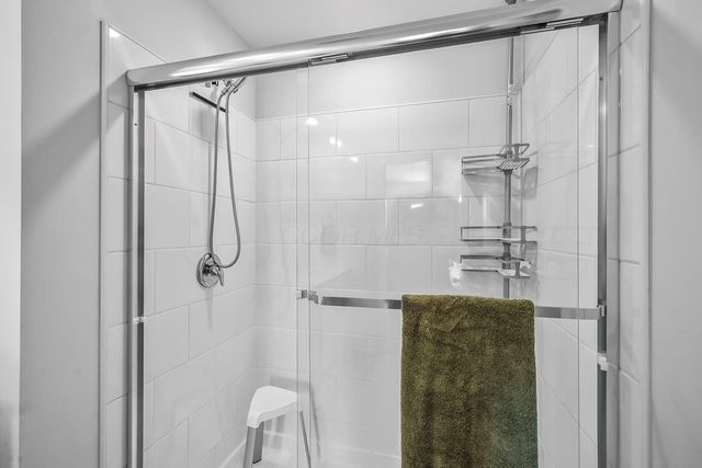 888 Sunny Vale Drive, Delaware, OH 43015