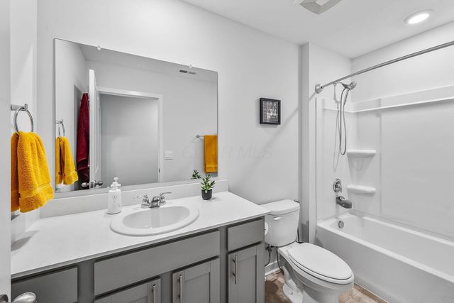 888 Sunny Vale Drive, Delaware, OH 43015