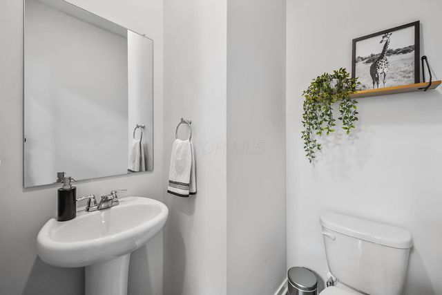 888 Sunny Vale Drive, Delaware, OH 43015