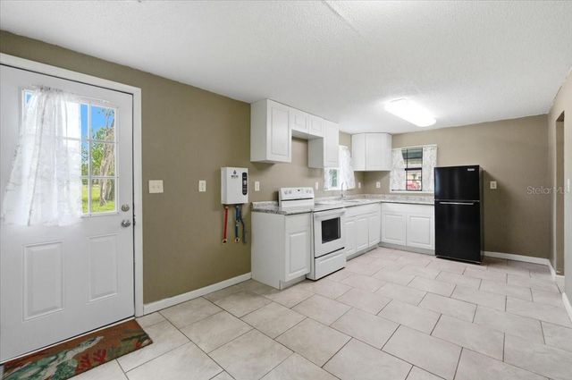 2418 JUNGLE STREET, Lakeland, FL 33801
