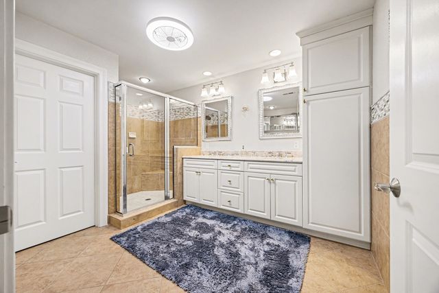 101 Harbor Greene Drive, W405, Bellevue, KY 41073