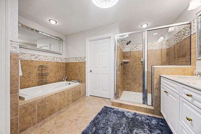 101 Harbor Greene Drive, W405, Bellevue, KY 41073