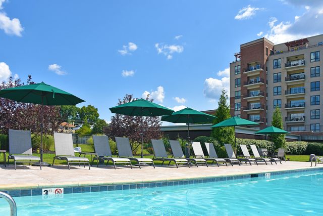 101 Harbor Greene Drive, W405, Bellevue, KY 41073