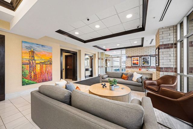 101 Harbor Greene Drive, W405, Bellevue, KY 41073