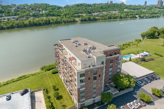 101 Harbor Greene Drive, W405, Bellevue, KY 41073