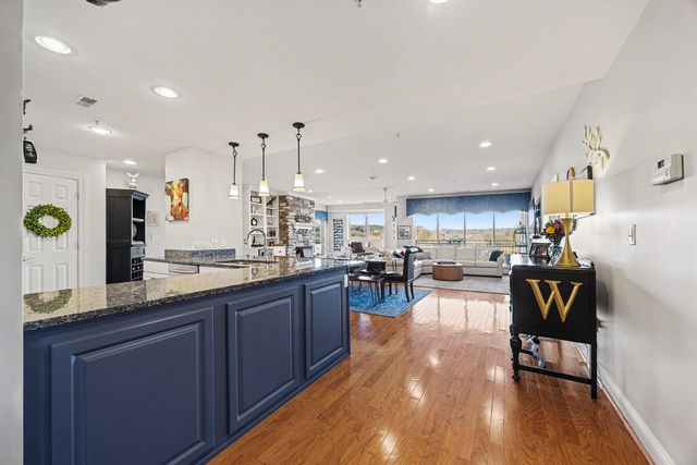 101 Harbor Greene Drive, W405, Bellevue, KY 41073