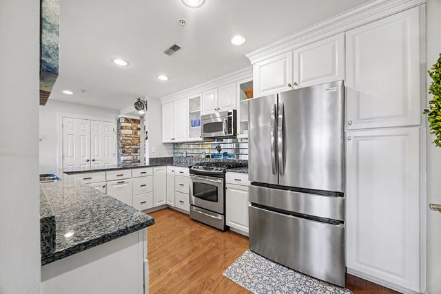 101 Harbor Greene Drive, W405, Bellevue, KY 41073