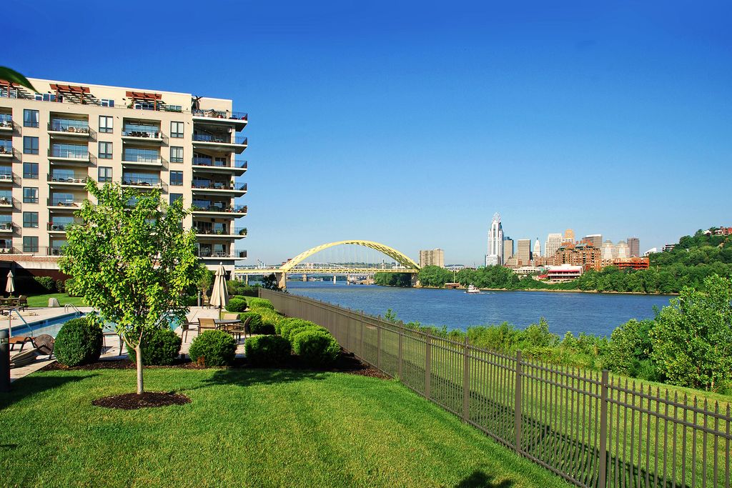 101 Harbor Greene Drive, W405, Bellevue, KY 41073