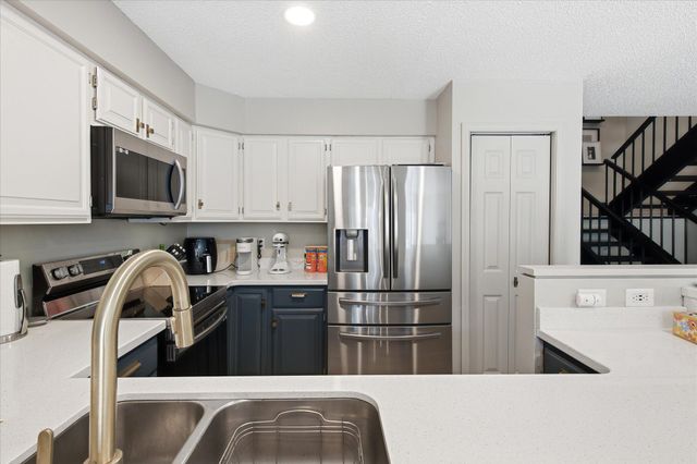 1372 Carling Drive 307, Saint Paul, MN 55108