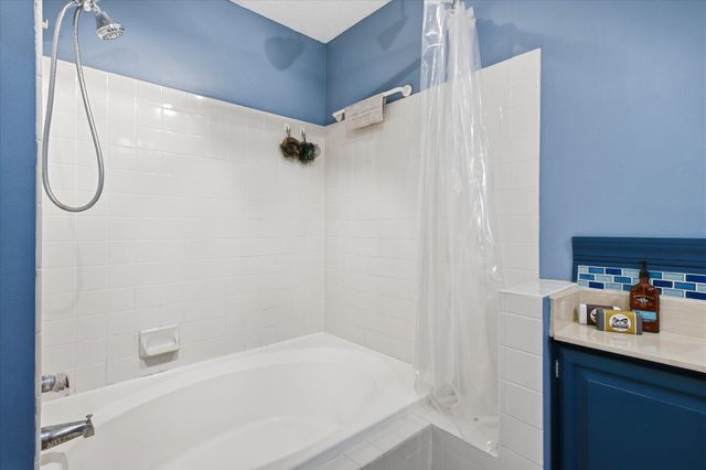 1372 Carling Drive 307, Saint Paul, MN 55108