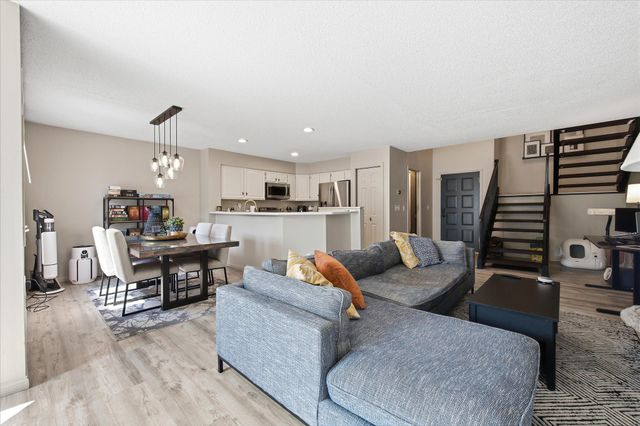 1372 Carling Drive 307, Saint Paul, MN 55108