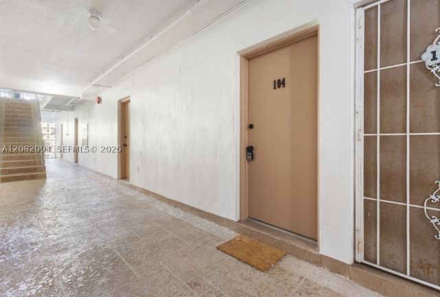 3040 NE 16th Ave 104, Oakland Park, FL 33334