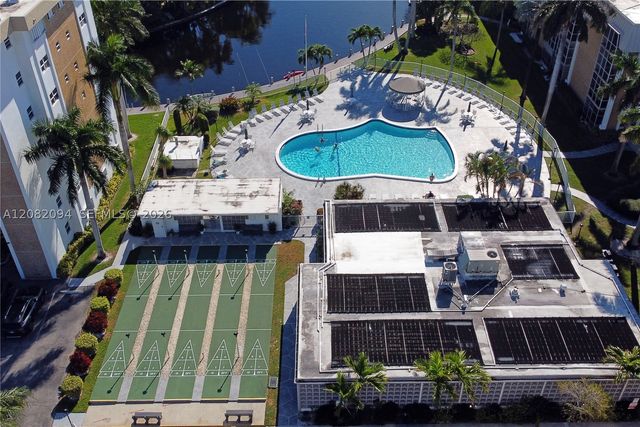 3040 NE 16th Ave 104, Oakland Park, FL 33334