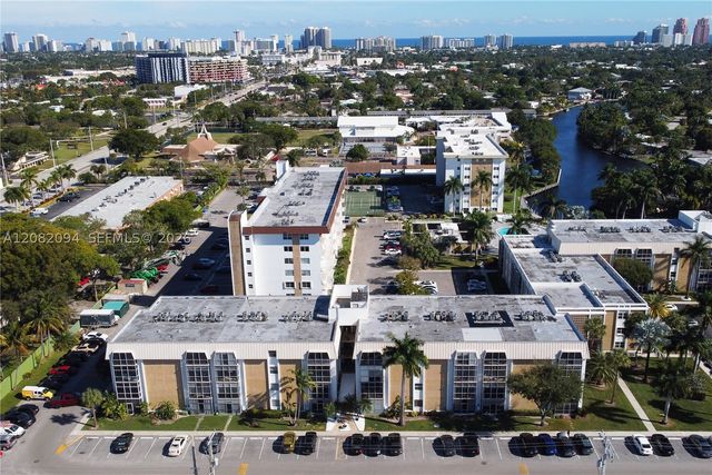 3040 NE 16th Ave 104, Oakland Park, FL 33334