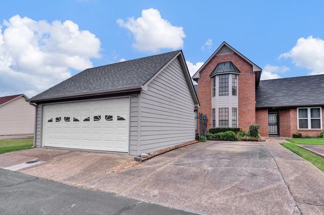 2942 MILLERS POND DR, Memphis, TN 38119