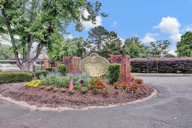 2942 MILLERS POND DR, Memphis, TN 38119