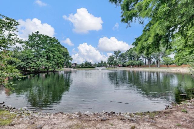 2942 MILLERS POND DR, Memphis, TN 38119