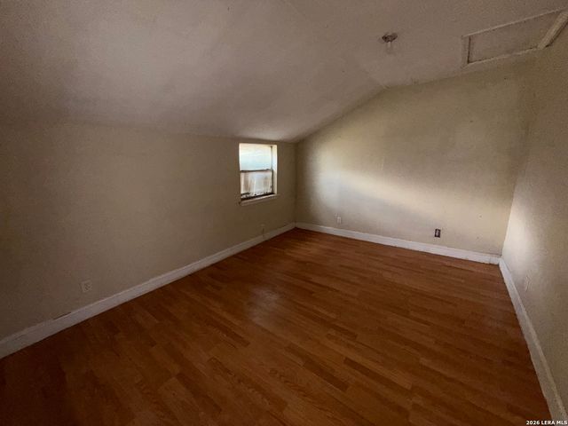 3134 W TRAVIS ST, San Antonio, TX 78207