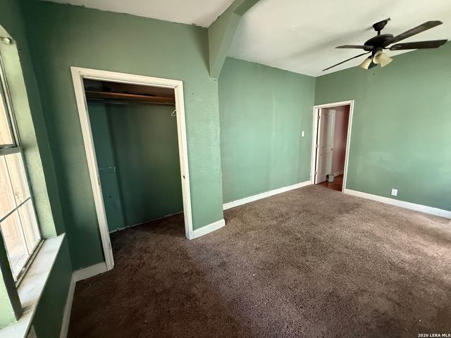 3134 W TRAVIS ST, San Antonio, TX 78207