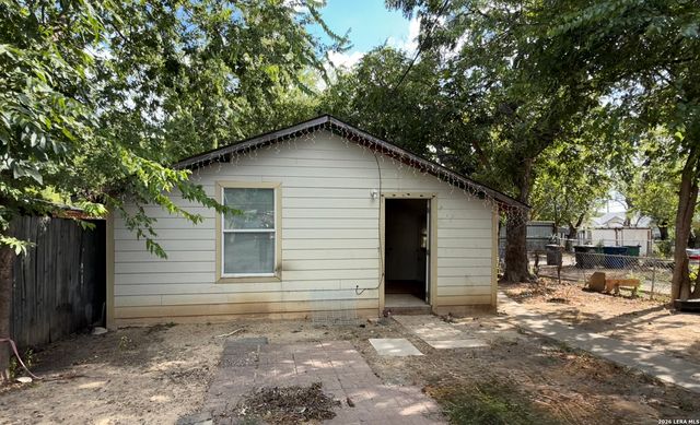 3134 W TRAVIS ST, San Antonio, TX 78207