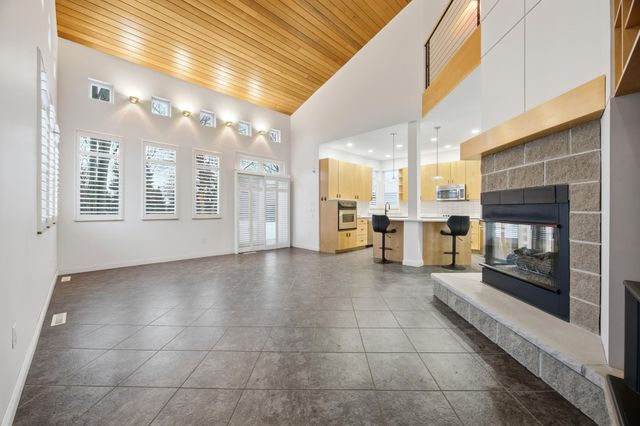 5027 Rose Creek Parkway S, Fargo, ND 58104