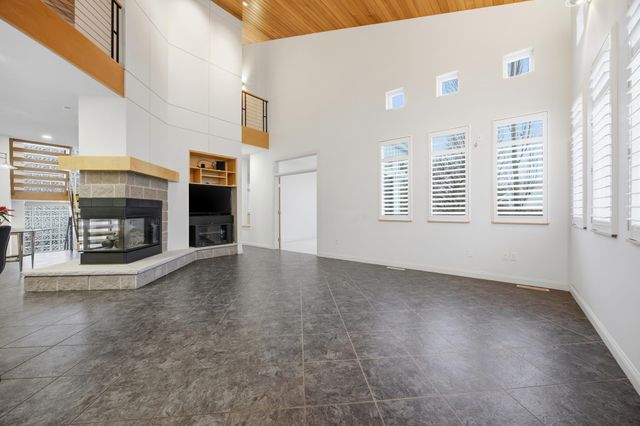 5027 Rose Creek Parkway S, Fargo, ND 58104