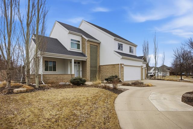 5027 Rose Creek Parkway S, Fargo, ND 58104