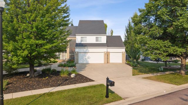 5027 Rose Creek Parkway S, Fargo, ND 58104