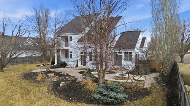 5027 Rose Creek Parkway S, Fargo, ND 58104