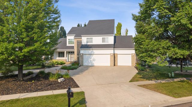 5027 Rose Creek Parkway S, Fargo, ND 58104