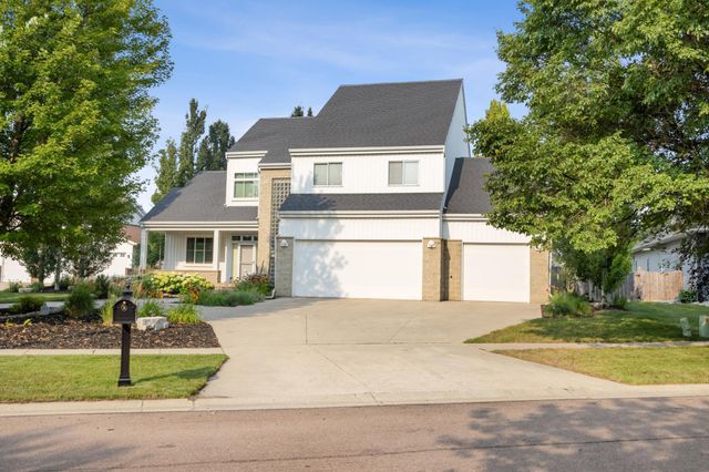 5027 Rose Creek Parkway S, Fargo, ND 58104