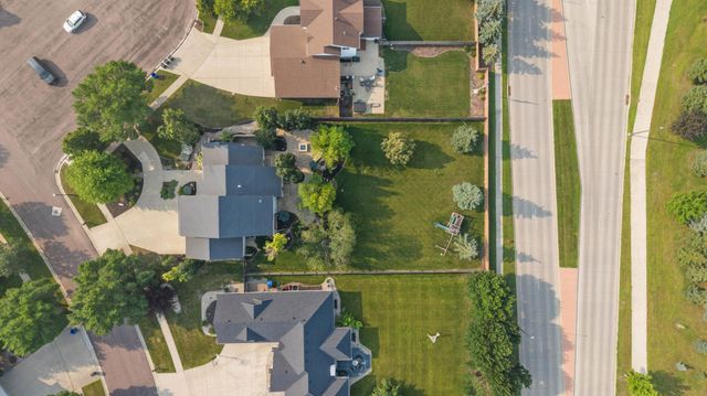 5027 Rose Creek Parkway S, Fargo, ND 58104