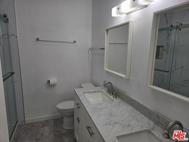 8535 W West Knoll Drive 301, West Hollywood, CA 90069