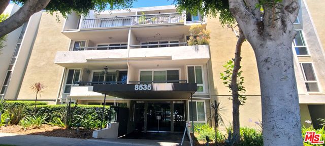 8535 W West Knoll Drive 301, West Hollywood, CA 90069