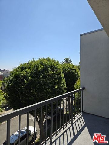 8535 W West Knoll Drive 301, West Hollywood, CA 90069
