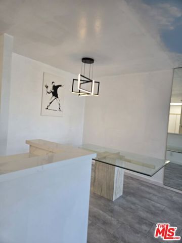8535 W West Knoll Drive 301, West Hollywood, CA 90069