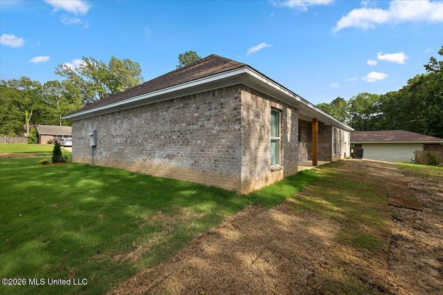 545 Greenmont Drive, Jackson, MS 39212