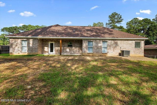 545 Greenmont Drive, Jackson, MS 39212