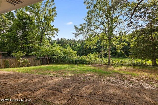 545 Greenmont Drive, Jackson, MS 39212