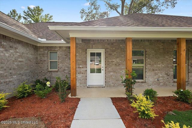545 Greenmont Drive, Jackson, MS 39212