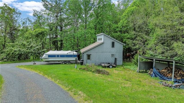 931,935,939 Don Bare Road, Jefferson, NC 28640