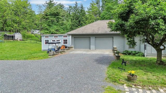 931,935,939 Don Bare Road, Jefferson, NC 28640