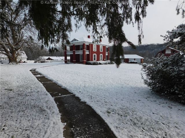 221 Walnut Street, Buffalo, WV 25033